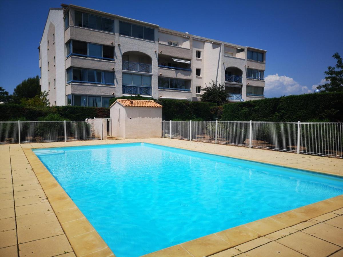Appartement Avec Piscine Et Garage Proche Plage Et Commerces La Seyne-sur-Mer Exterior foto