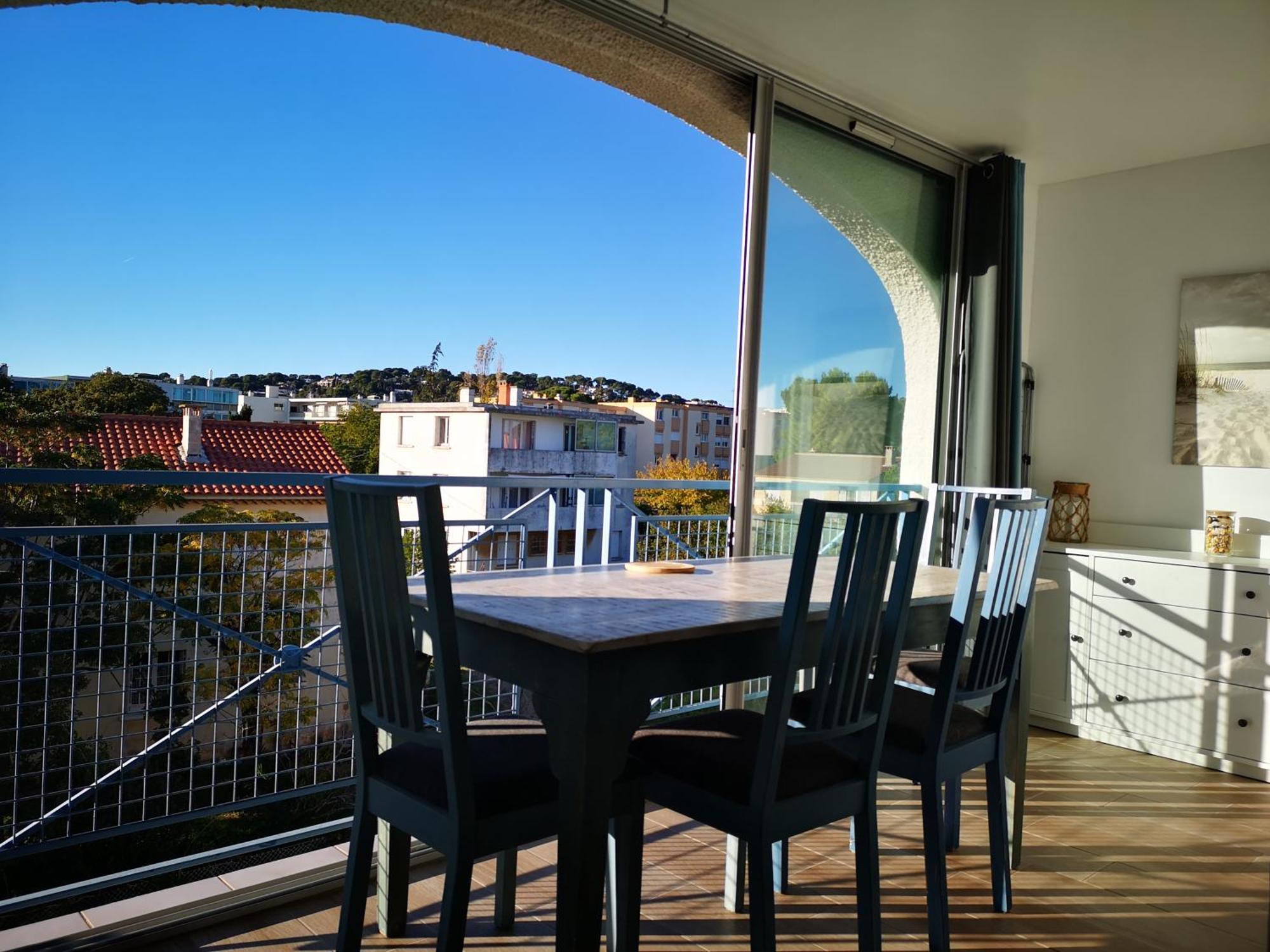 Appartement Avec Piscine Et Garage Proche Plage Et Commerces La Seyne-sur-Mer Exterior foto